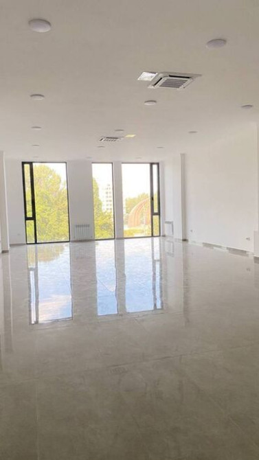 Сдаю Офис, 94 м², В бизнес центре, 1 линия Bishkek - photo 2