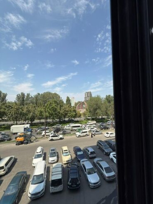 Сдаю Офис, 94 м², В бизнес центре, С отдельным входом Бишкек - изображение 5