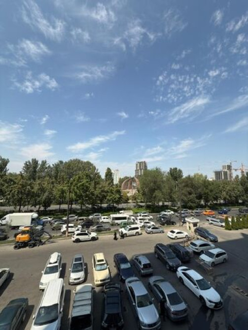 Сдаю Офис, 94 м², В бизнес центре, С отдельным входом Бишкек - изображение 4