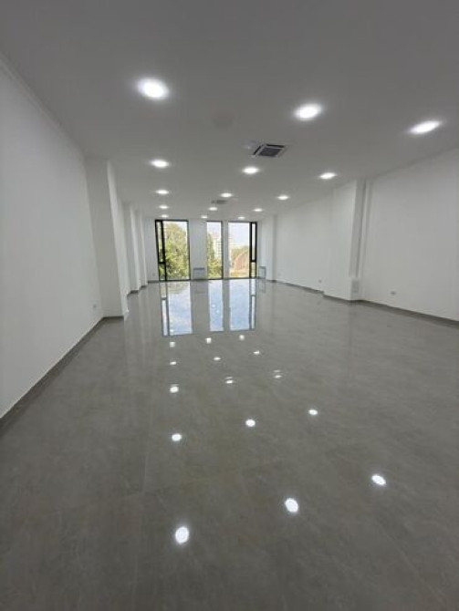 Сдаю Офис, 94 м², В бизнес центре, С отдельным входом Бишкек - изображение 1