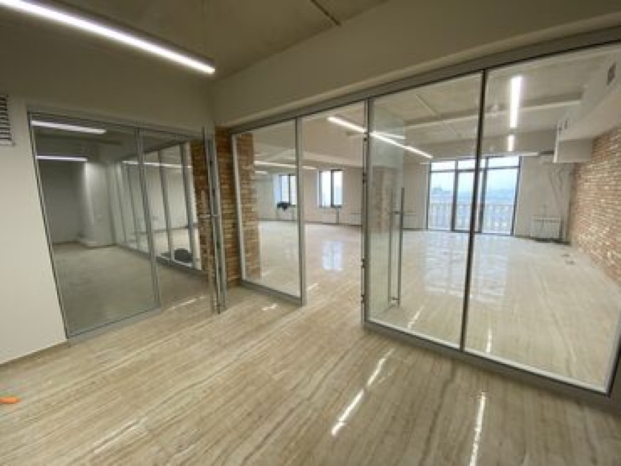 Сдаю Офис, 127 м², В бизнес центре, 1 линия, С отдельным входом, С отдельным сан узлом Бишкек - изображение 4