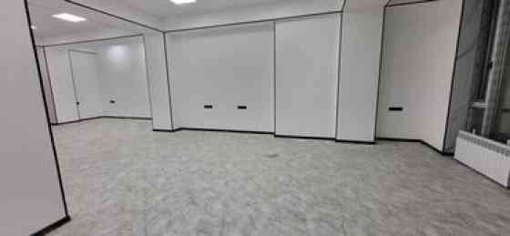Сдаю Офис, 75 м², В бизнес центре, С отдельной кухней Бишкек