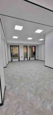 Сдаю Офис, 75 м², В бизнес центре, С отдельной кухней Бишкек