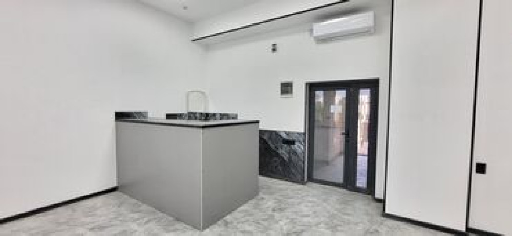 Сдаю Офис, 75 м², В бизнес центре, С отдельной кухней Бишкек - изображение 2