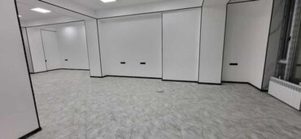 Сдаю Офис, 75 м², В бизнес центре, С отдельной кухней Бишкек - изображение 4
