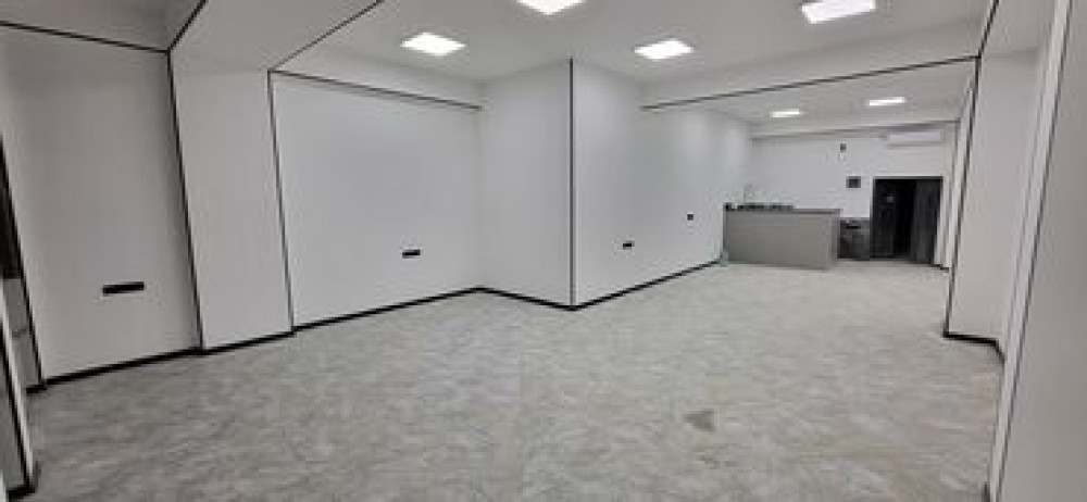 Сдаю Офис, 75 м², В бизнес центре, С отдельной кухней Бишкек - изображение 5