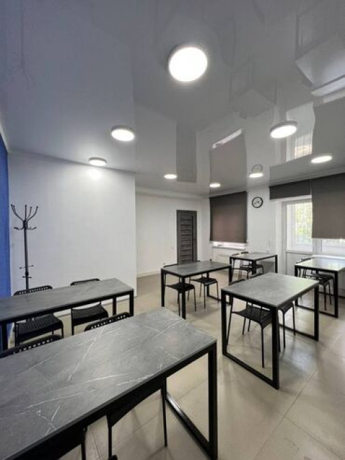 Сдаю Офис, 22 м², В жилом комплексе, 1 линия, С оборудованием Бишкек - изображение 1