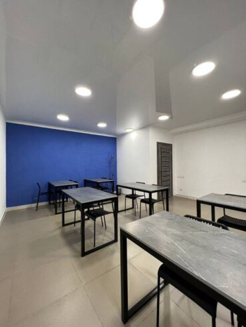 Сдаю Офис, 22 м², В жилом комплексе, 1 линия, С оборудованием Бишкек - изображение 2