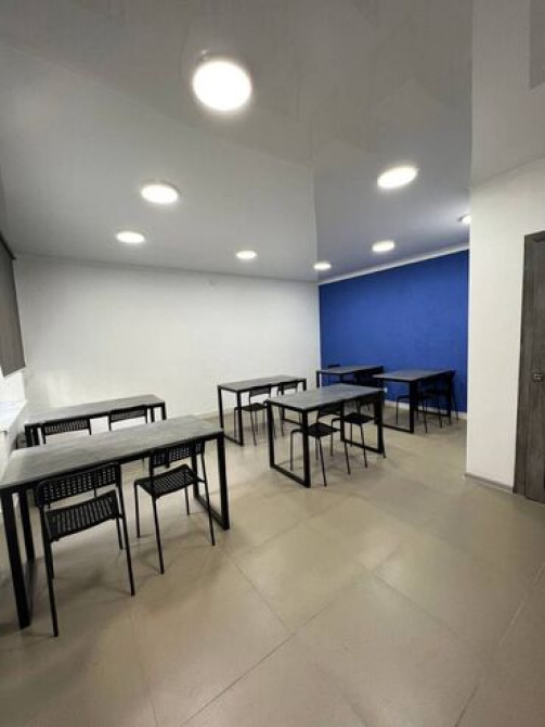 Сдаю Офис, 22 м², В жилом комплексе, 1 линия, С оборудованием Бишкек - изображение 3