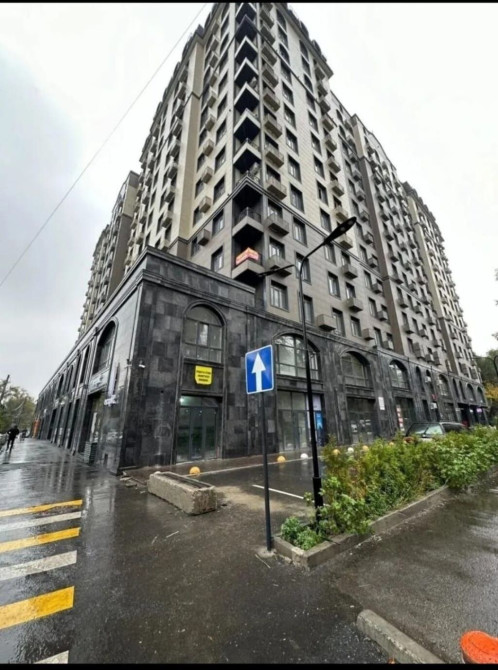 Сдаю Офис, 190 м², В жилом комплексе, 1 линия, С отдельным сан узлом, С отдельным входом Бишкек - сүрөт 1