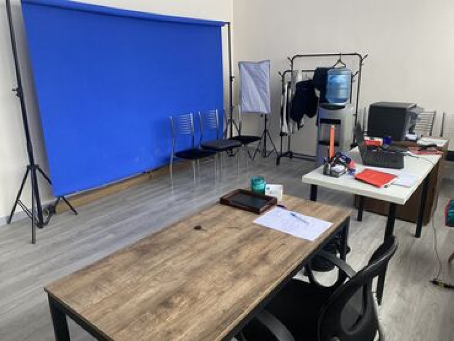 Сдаю половина ОФИСа центре города!!! Здание «Илбирс» Желательно на Бишкек - сүрөт 5