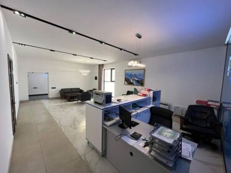 Сдаю Офис, 460 м², В частном доме, 1 линия Бишкек - изображение 4