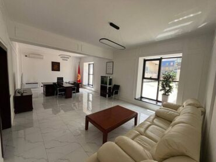 Сдаю Офис, 460 м², В частном доме, 1 линия Бишкек - изображение 8