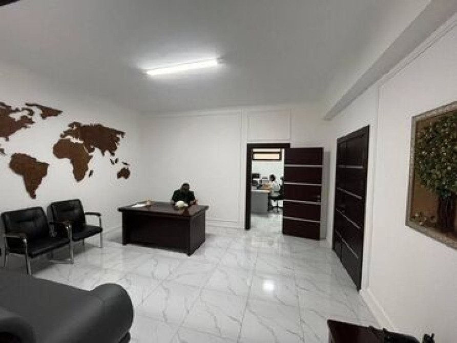 Сдаю Офис, 460 м², В частном доме, 1 линия Бишкек - изображение 5