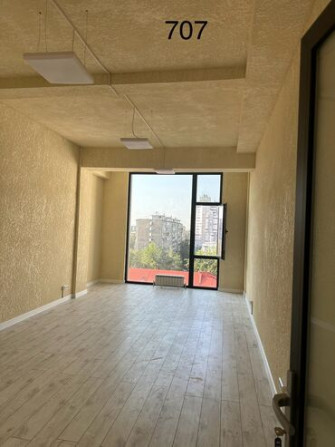 Сдаю Офис, 24 м², В бизнес центре, 1 линия Бишкек - изображение 7