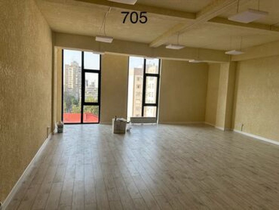 Сдаю Офис, 24 м², В бизнес центре, 1 линия Бишкек - сүрөт 5