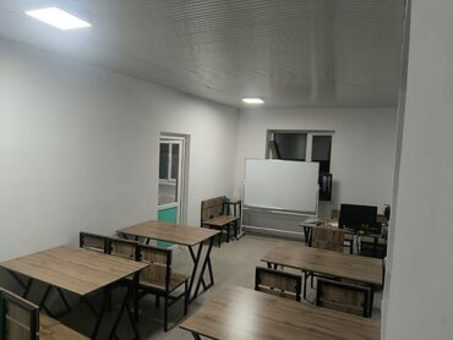 Просторное офисное помещение с новым ремонтом, идеально подходящее для Бишкек - изображение 1