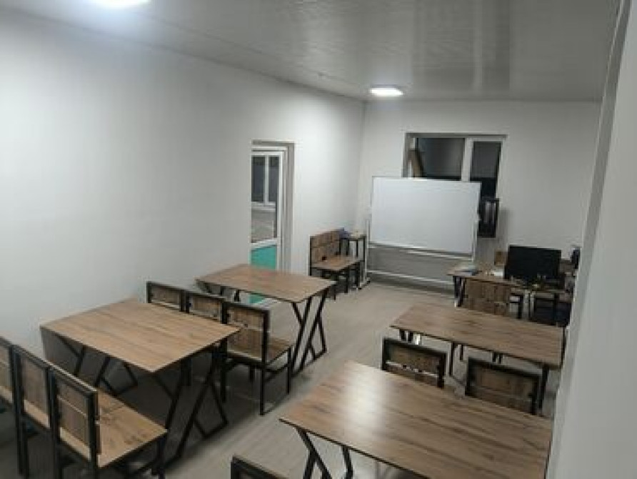 Просторное офисное помещение с новым ремонтом, идеально подходящее для Бишкек - изображение 3