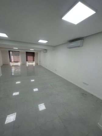 Сдаю Офис, 92 м², В бизнес центре Бишкек - изображение 3