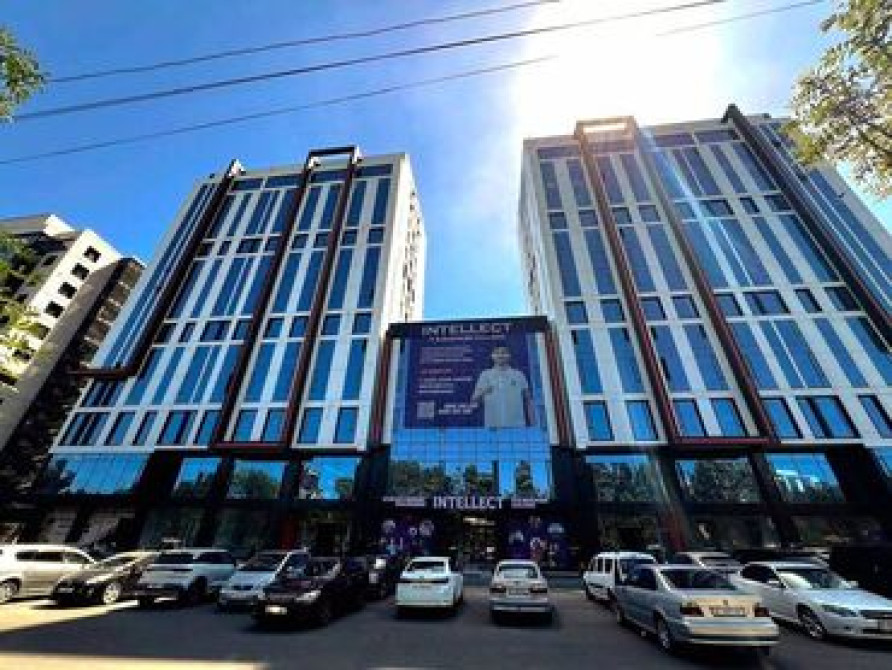 Сдаю Офис, 223 м², В бизнес центре, 1 линия, С системой безопасности Бишкек - изображение 1