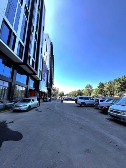 Сдаю Офис, 223 м², В бизнес центре, 1 линия, С системой безопасности Бишкек - изображение 5