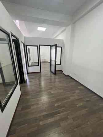 Сдаю Офис, 65 м², В бизнес центре Бишкек