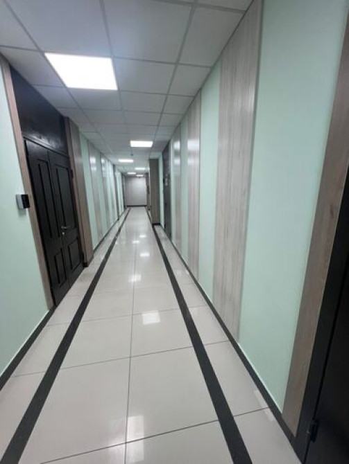 Сдаю Офис, 65 м², В бизнес центре Бишкек - изображение 1