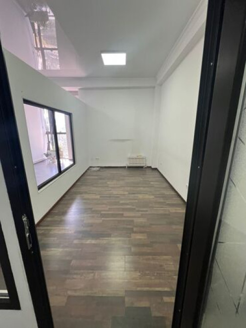 Сдаю Офис, 65 м², В бизнес центре Бишкек - изображение 4