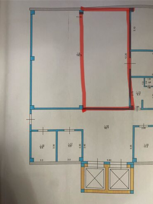 Сдаю помещение на первой линии, высота потолков 5.3м под: Аптечный Бишкек - сүрөт 3