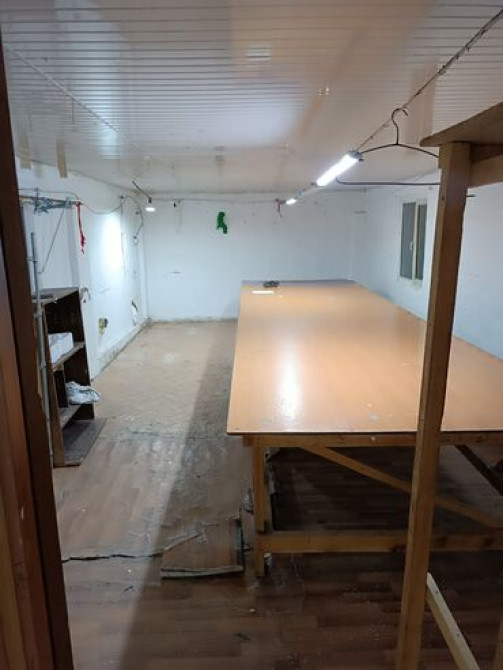 Сдаю помещение под швейный цех два больших комнат,есть большой кройный Бишкек - сүрөт 1