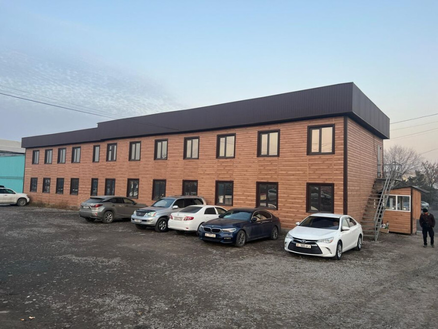 СДАЮ ДВУХЭТАЖНОЕ ЗДАНИЕ на первой линиий дордоя,напротив мира обуви Бишкек - сүрөт 1