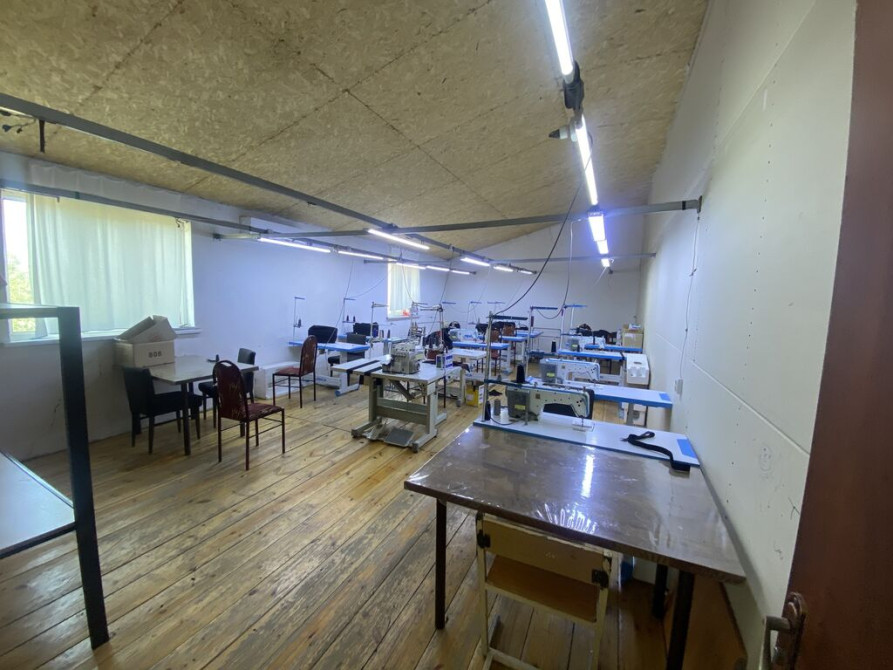 Сдается в аренду швейный цех с проживанием. ул.Гагарина - Репина Бишкек - сүрөт 1