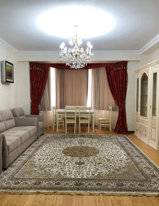 4 комнаты, 213 м², Индивидуалка, 6 этаж, Дизайнерский ремонт Бишкек - изображение 1