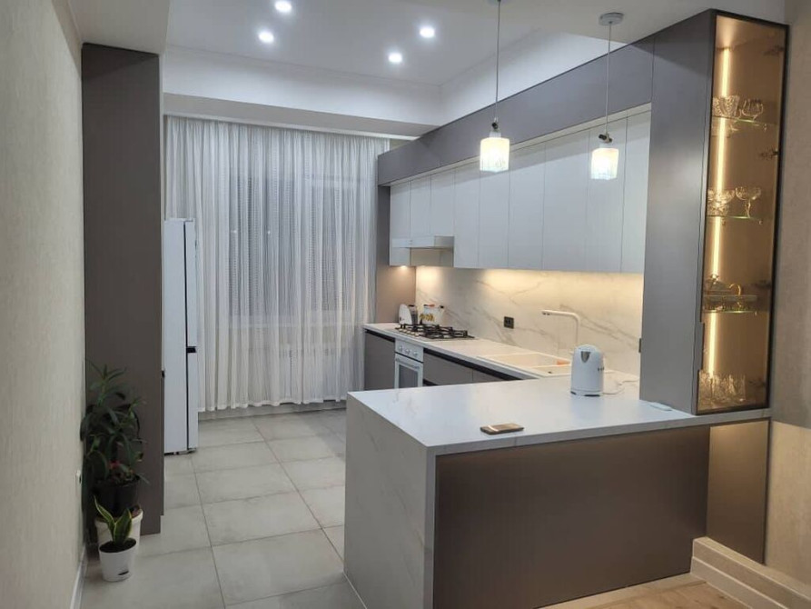 4 комнаты, 140 м², Элитка, 4 этаж, Дизайнерский ремонт Бишкек - изображение 1