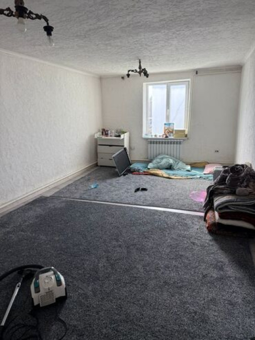 Сдаю светлый дом 160кв.м из 4 комнат мебель частичноуч 6кв.м,без Бишкек - изображение 2