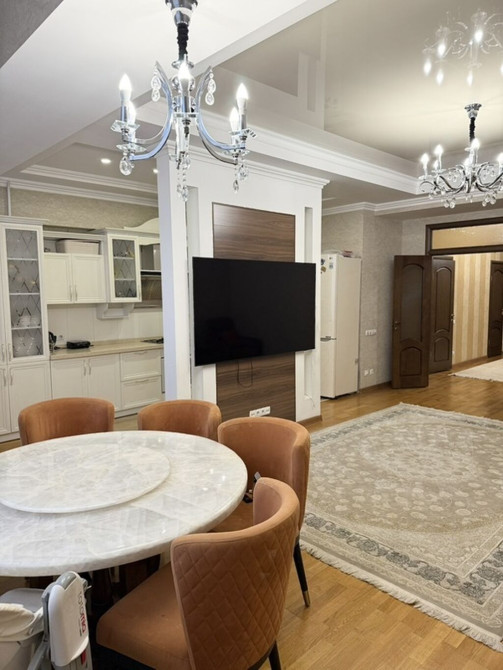 4 комнаты, 130 м², Элитка, 8 этаж Бишкек - изображение 1