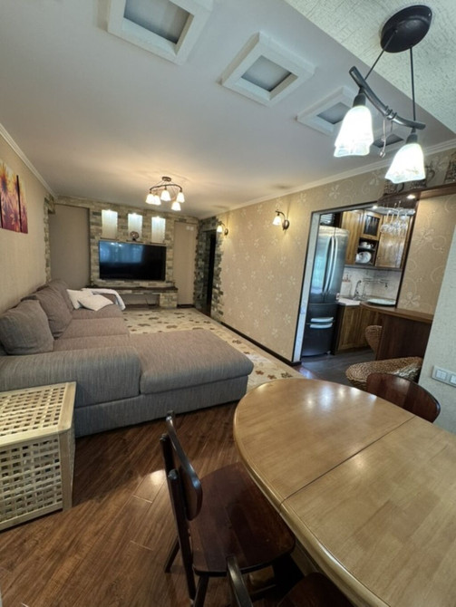 4 комнаты, 98 м², 104 серия, 4 этаж, Дизайнерский ремонт Бишкек - изображение 1