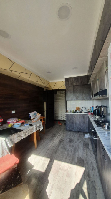 4 комнаты, 100 м², Индивидуалка, 4 этаж, Евроремонт Бишкек - сүрөт 1