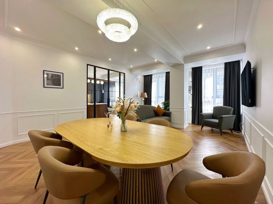 4 комнаты, 138 м², Элитка, 11 этаж, Дизайнерский ремонт Bishkek - photo 1