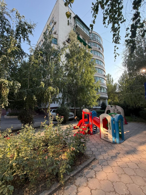 4 комнаты, 210 м², Элитка, 3 этаж, Евроремонт Bishkek - photo 1