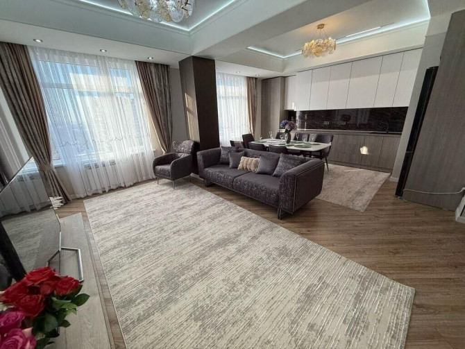 4 комнаты, 112 м², Элитка, 10 этаж, Дизайнерский ремонт Бишкек - изображение 1