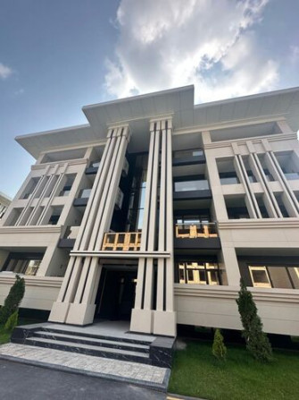 4 комнаты, 205 м², Элитка, 3 этаж, ПСО (под самоотделку) Бишкек - изображение 1