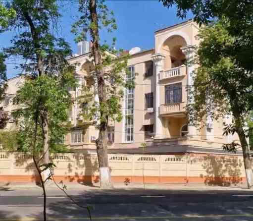 4 комнаты, 100 м², Сталинка, 3 этаж, Косметический ремонт Бишкек
