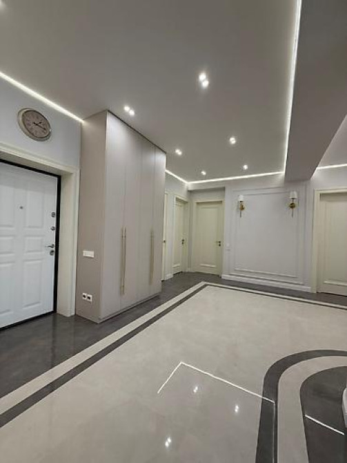 Продаю 4к квартиру в ЖК Нурзаман сити 138 м², Дизайнерский ремонт Бишкек - изображение 8