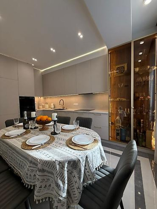 Продаю 4к квартиру в ЖК Нурзаман сити 138 м², Дизайнерский ремонт Бишкек - изображение 3