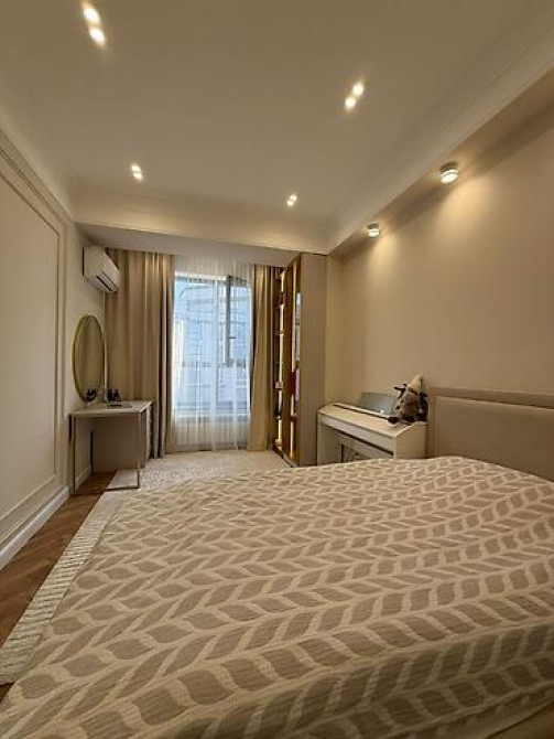 Продаю 4к квартиру в ЖК Нурзаман сити 138 м², Дизайнерский ремонт Бишкек - изображение 2