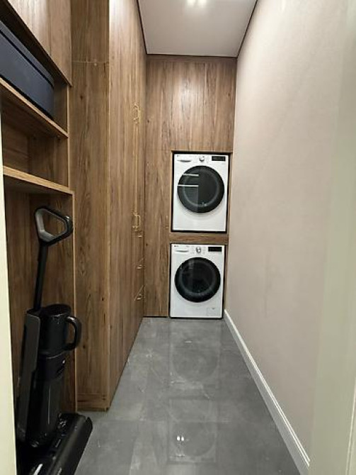 Продаю 4к квартиру в ЖК Нурзаман сити 138 м², Дизайнерский ремонт Бишкек - изображение 6