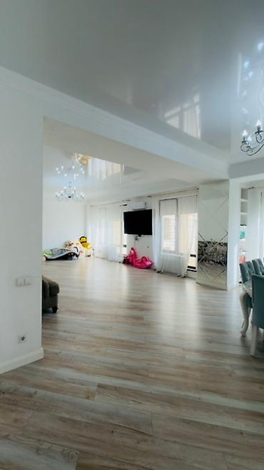 СРОЧНО ПРОДАЁТСЯ 5-ти КОМНАТНАЯ КВАРТИРА !!!!! ЖК London City, 202 м² Bishkek - photo 1