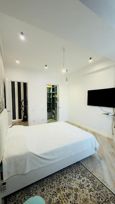 СРОЧНО ПРОДАЁТСЯ 5-ти КОМНАТНАЯ КВАРТИРА !!!!! ЖК London City, 202 м² Bishkek - photo 16