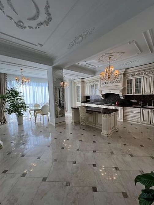 Роскошная 5 комнатная квартира , 380 м², 14 этаж, Дизайнерский ремонт Бишкек - изображение 11